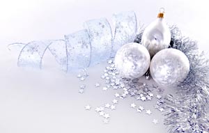 silver-baubles